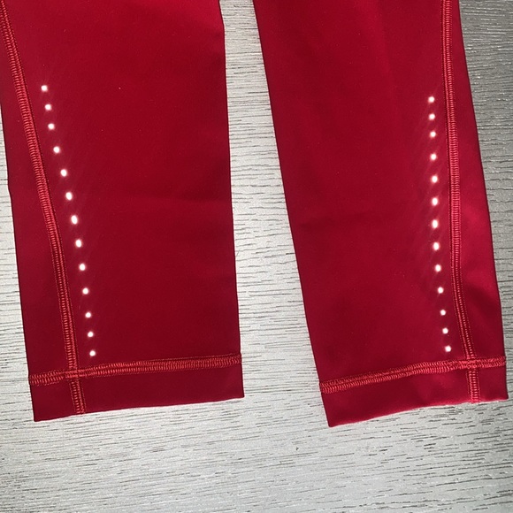 Lululemon Swift Speed High-Rise Crop 21"
Dark Red - Picture 4 of 7